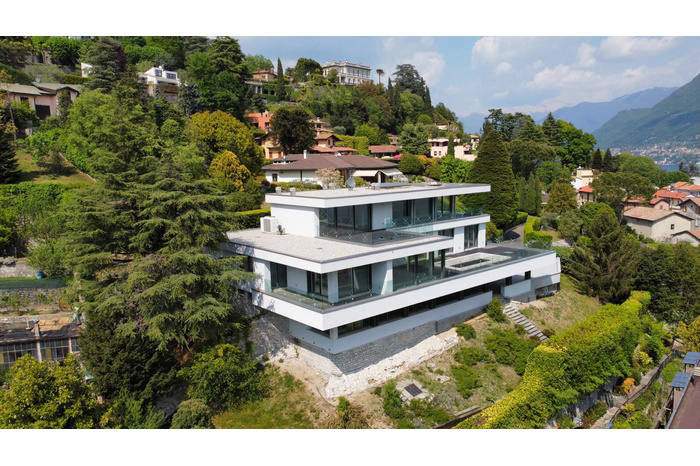 House, 5 812 m²